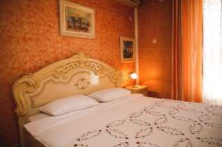 Отель Hotel Bojatours Lux Подгорица Апартаменты "Комфорт" с 3 спальнями-3