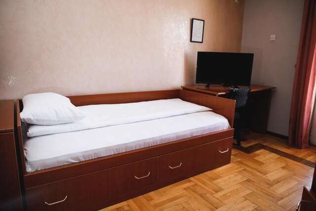 Отель Hotel Bojatours Lux Подгорица-40