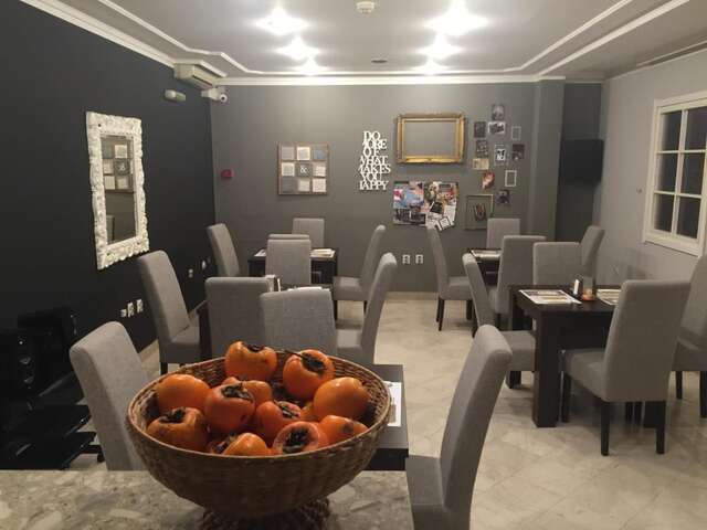 Отель Hotel Bojatours Lux Подгорица-7