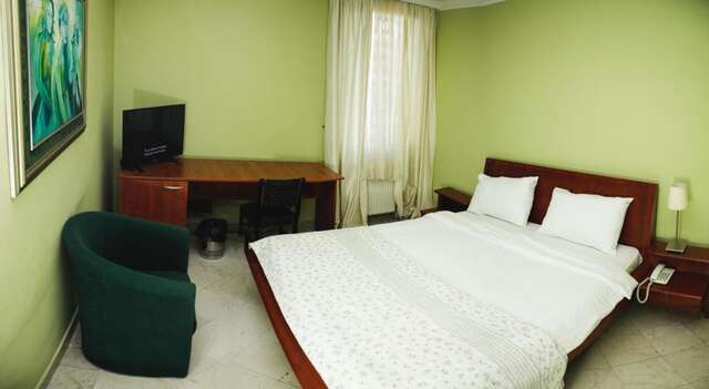 Отель Hotel Bojatours Lux Подгорица-10